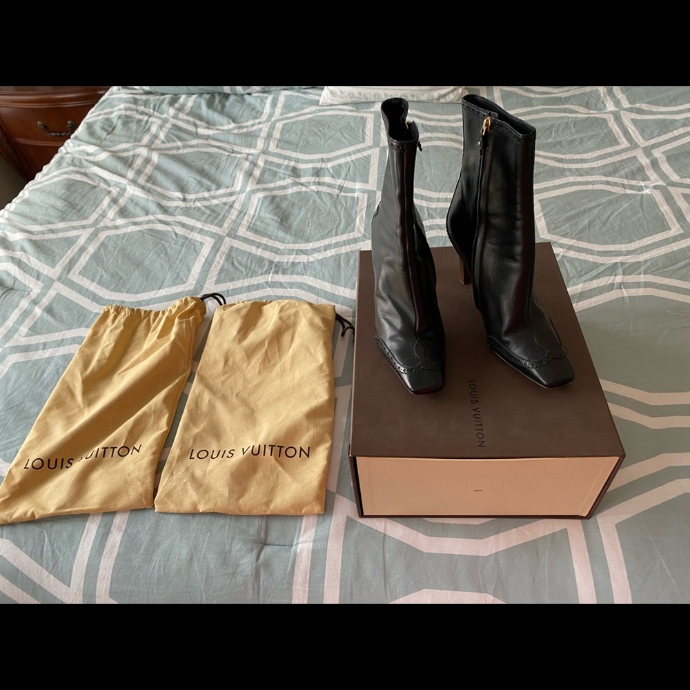 Authentic Louis Vuitton Women’s Black Booties